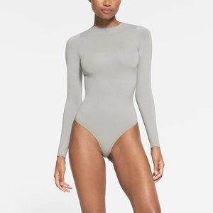 SKIMS Essential Crew Neck Long Sleeve Bodysuit NEW Smoke L/XL